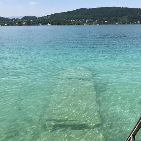 Seeturm Mit Eigenem Steg Direkt Am Worthersee *