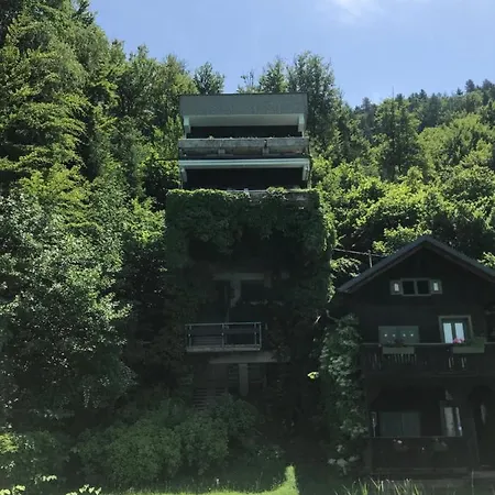 Tatil Evi Seeturm Mit Eigenem Steg Direkt Am Worthersee Sekirn