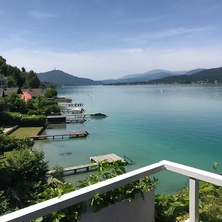 Tatil Evi Seeturm Mit Eigenem Steg Direkt Am Worthersee Sekirn