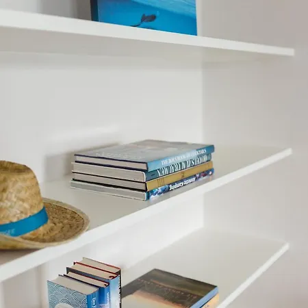 Seeturm Mit Eigenem Steg Direkt Am Worthersee