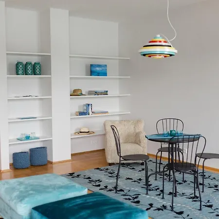 Seeturm Mit Eigenem Steg Direkt Am Worthersee Tatil Evi